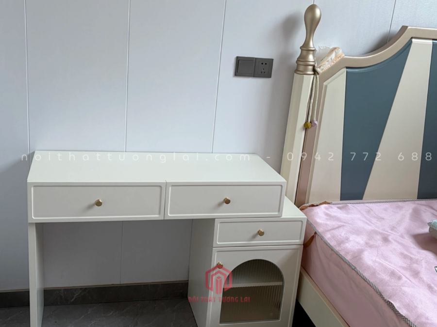 Bàn trang điểm đơn giản hiện đại kèm gương BP6823